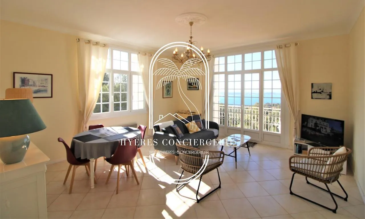 Appartement T3 Standing-Splendide vue mer - Piscine/Parking à Hyères