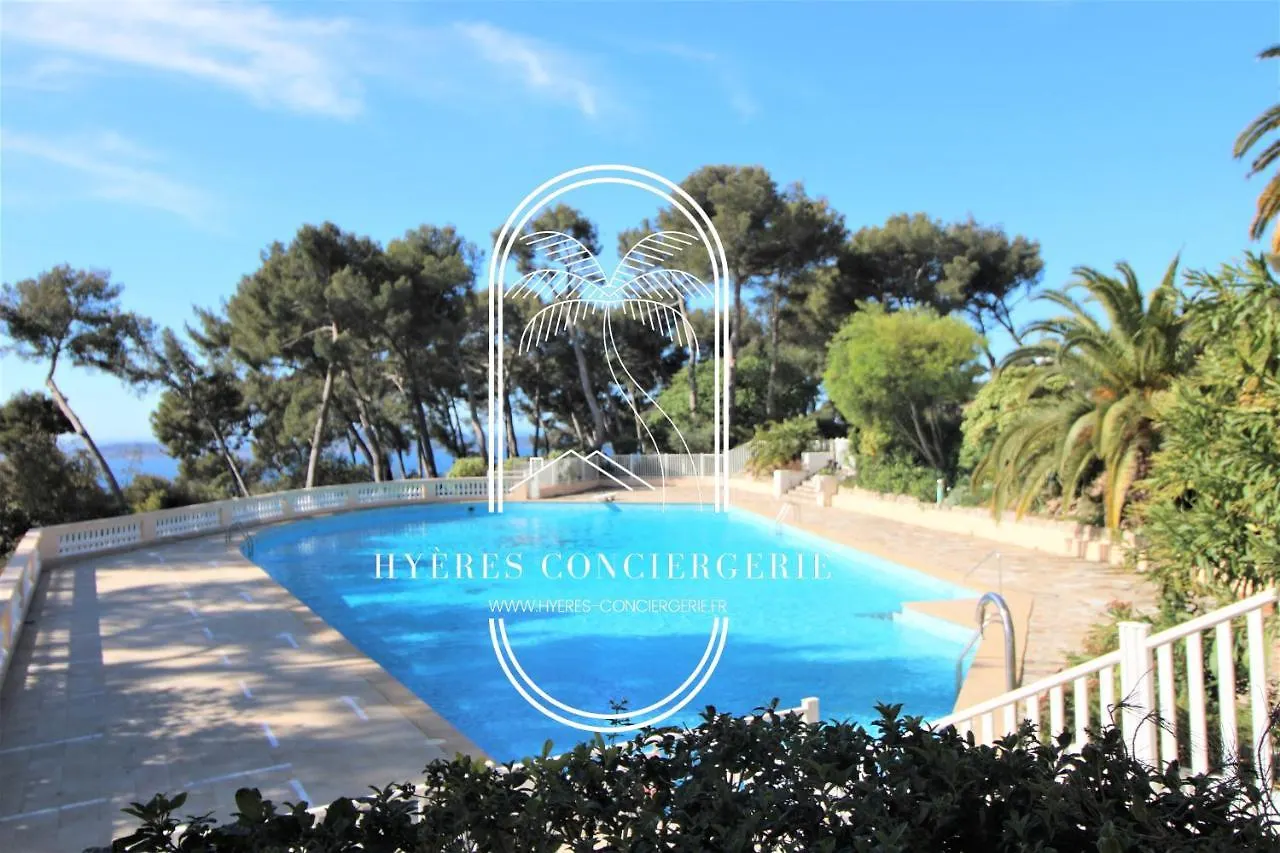 Appartement T3 Standing-Splendide vue mer - Piscine/Parking à Hyères