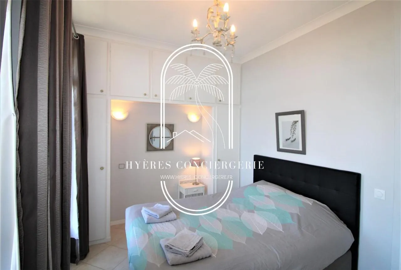 Appartement T3 Standing-Splendide vue mer - Piscine/Parking à Hyères